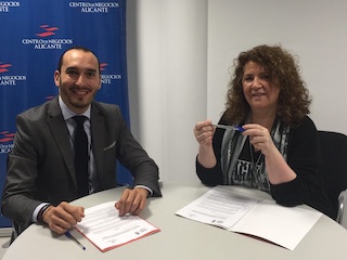 Juan Ramón Flores y Marisa Caturla.