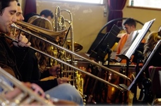 Alumnos en una clase del conservatorio de música.